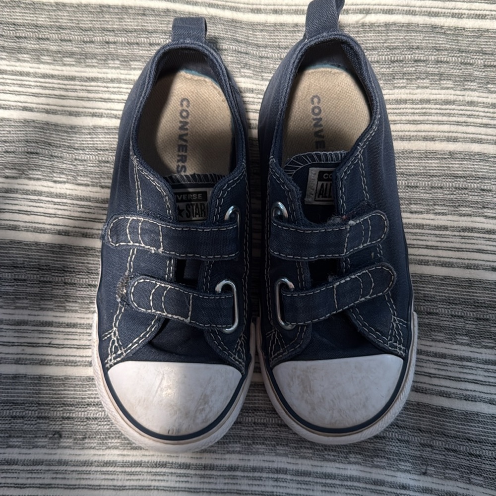 Velcro Infant Size 10 Converse Navy - Picture 3 of 9